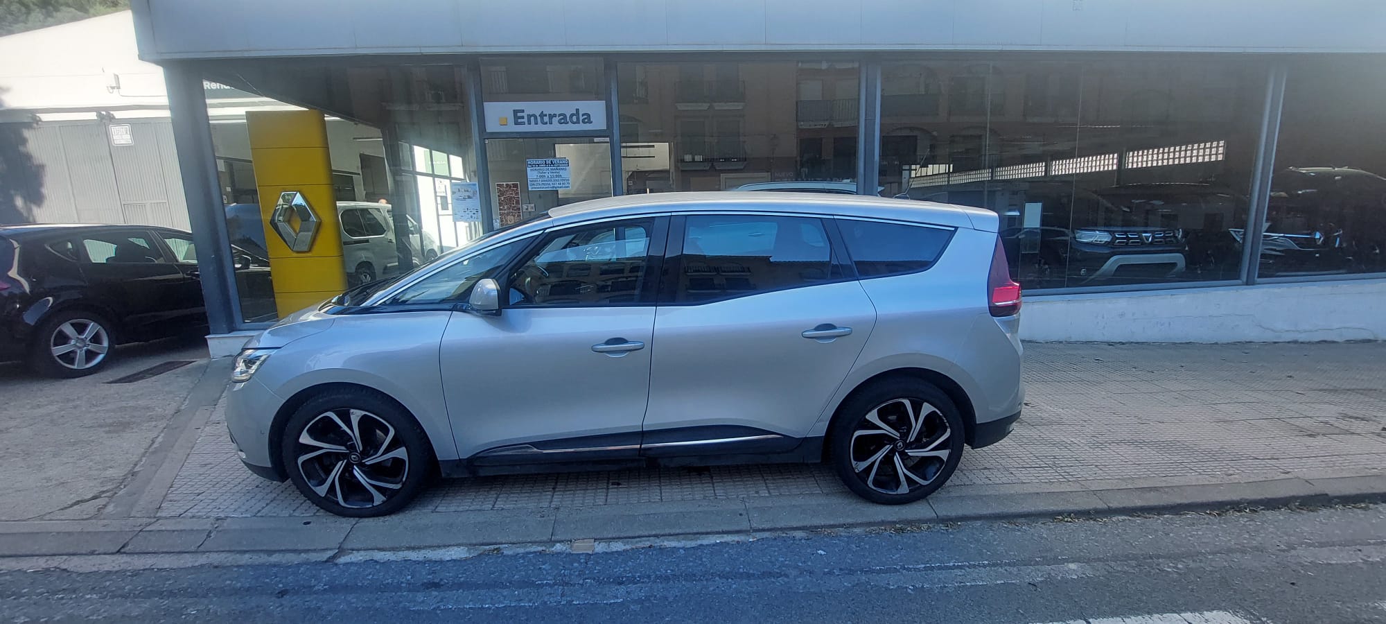 Renault Grand Scenic 1.7 dci 120cv miniatura 2